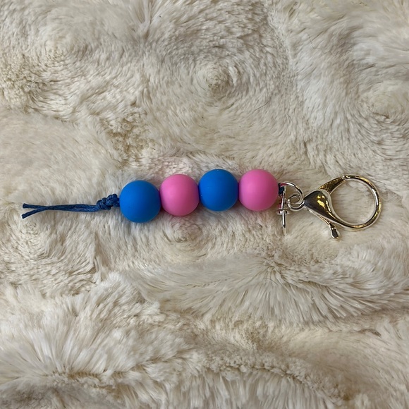 Handmade 15mm silicone bead keychain or zipper pull. Pink and blue - Picture 2 of 3